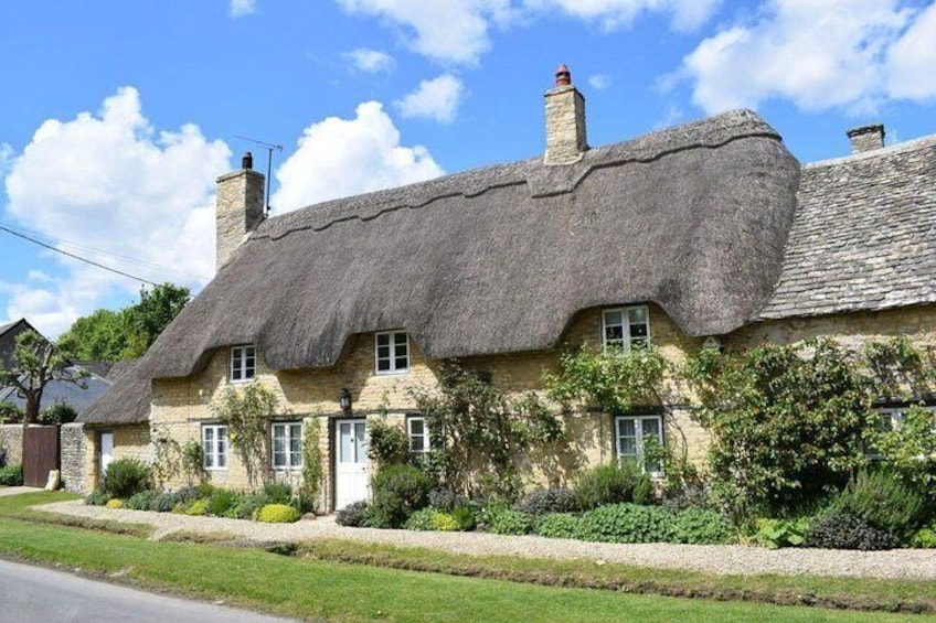 Thatched cottage in Minster Lovell