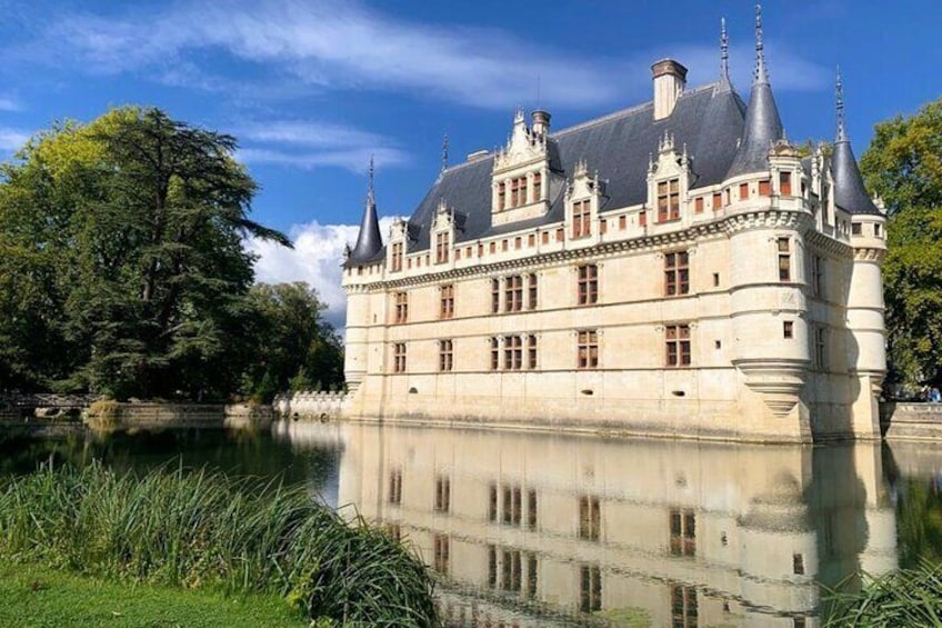 Loire Valley Day from Tours : Azay-le-Rideau, Villandry, Winery