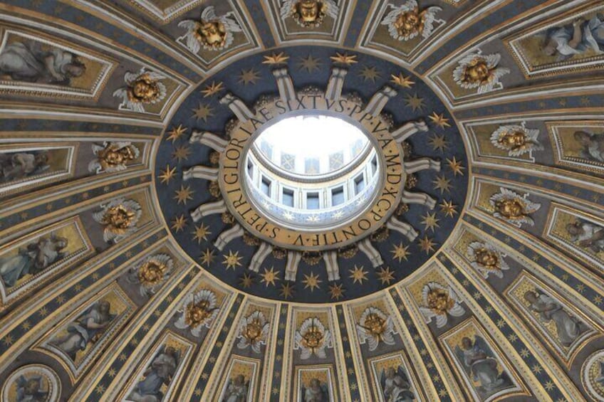 Skip the Line: Dedicated Access to St Peter Basilica & official audioguide