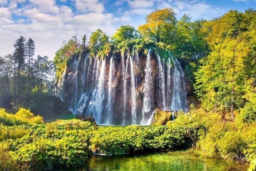 Transfer from Split to Zagreb with Plitvice Lakes Guided Tour Included