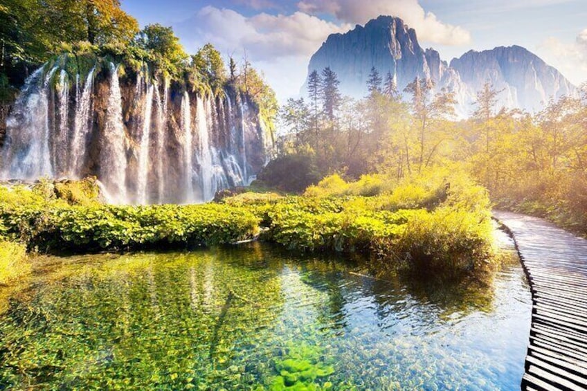 Transfer from Split to Zagreb with Plitvice Lakes Guided Tour Included