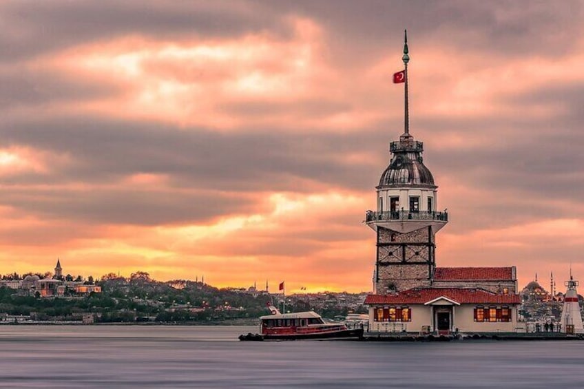 Istanbul Asian Side: Uskudar and Kadikoy Small-Group Tour with Lunch