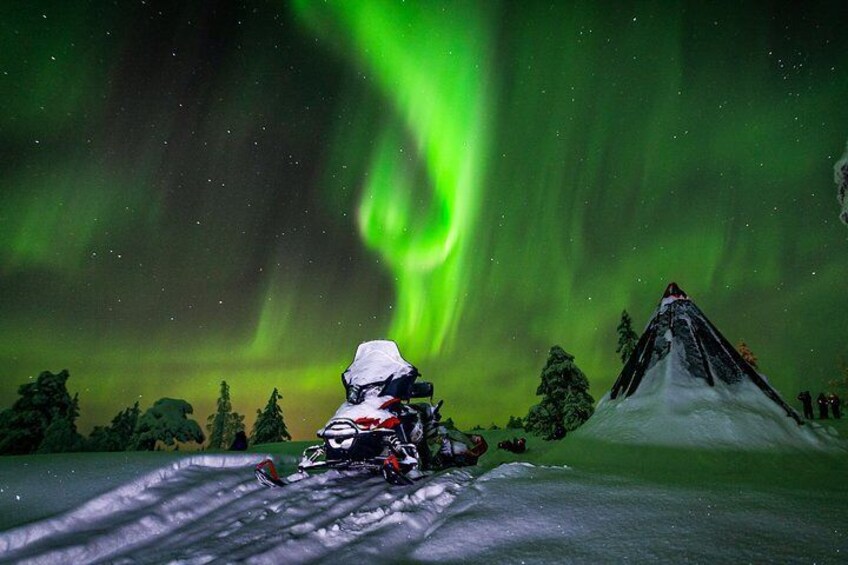 Northern Lights Snowmobile Sleigh Ride