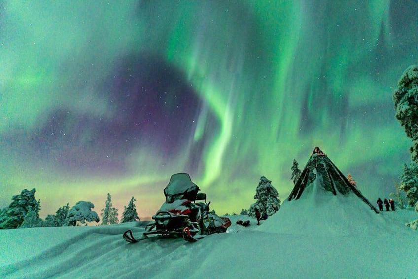 Northern Lights Snowmobile Driving Safari in Kemi