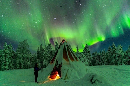 Auroren-Nordlichter mit dem Auto und zu Fuß (Fototour)