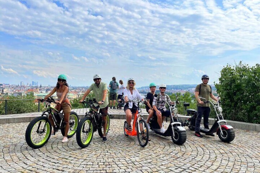 Live-Guided e-Scooter Tour of the Old Town of Prague, 60 min