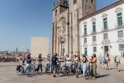 3-Hour Porto Highlights on a Electric Bike Guided Tour