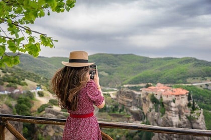 Meteora Half Day Tour With A Local Photographer .