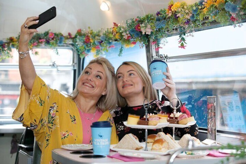 Afternoon Tea Bus Tour in Dublin 