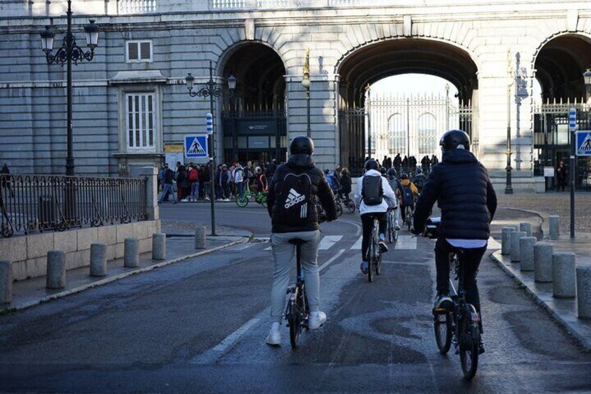 Essential Madrid Electric Bike Tour, 360 Premium Experience (Morning/Afternoon)