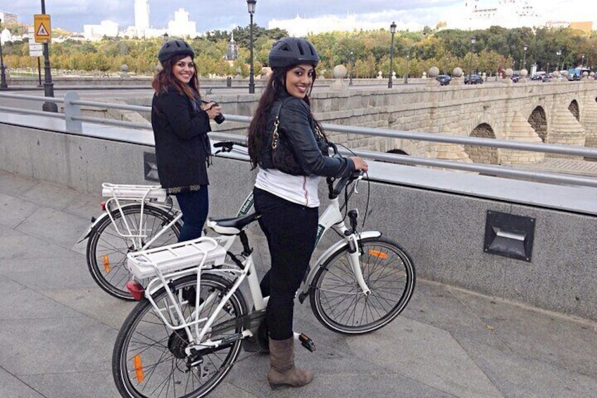 Essential Madrid Electric Bike Tour, 360 Premium Experience (Morning/Afternoon)