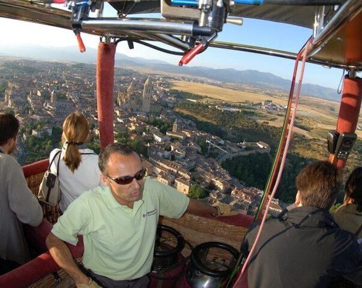 Nice view of the Cathedral and Alcazar for the passengers