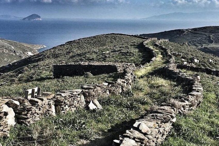 Hiking tour on Kythnos