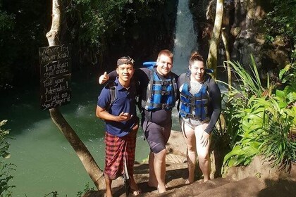 Saut à la cascade Alingaling - Colline cachée de Wanagiri - Porte Handara