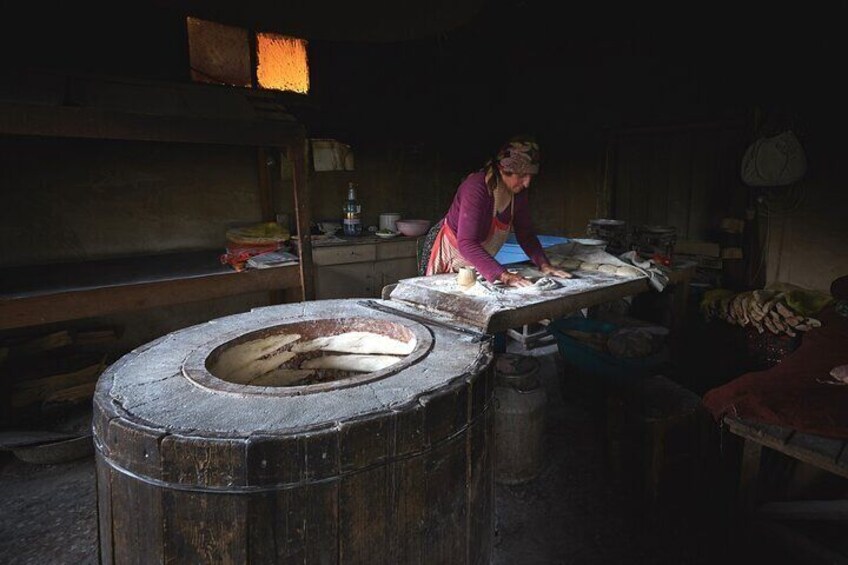 Georgian bread baking 