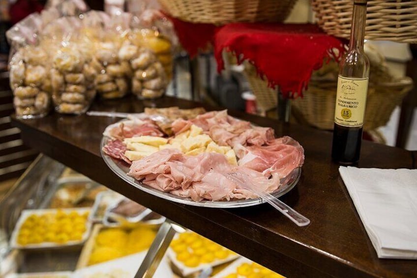 Bologna Food Tour from a local perspective