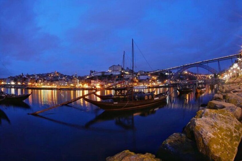 Porto Heritage Night Tour With Fado Show And Dinner Included