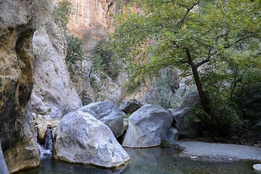 East Crete Secret:Off the Beaten Track Through the Eyes of Locals from Heraklion