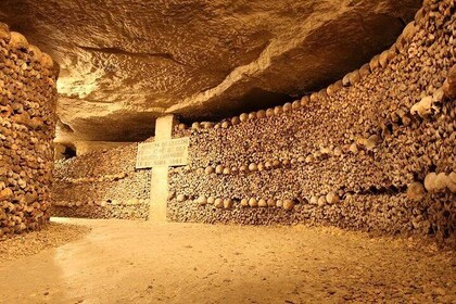 Paris Catacombs Skip The Line Walking Guided Tour