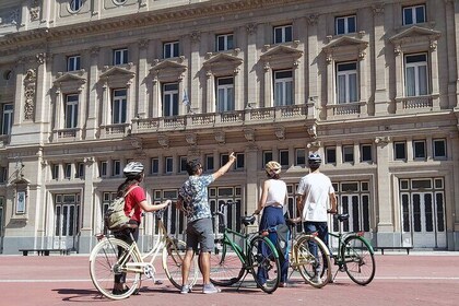 Bike tour the city centre and Puerto Madero, mate included