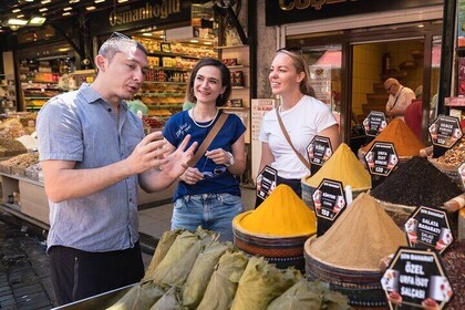 Istanbul Taste of Two Continents Food Tour: Kryddermarked og ferge