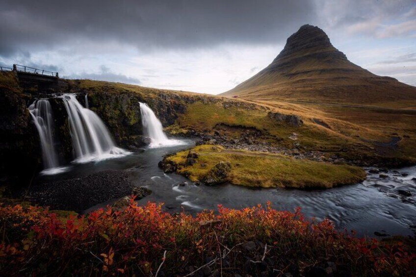 Kirjufell & Kirkjufellsfoss in autumn