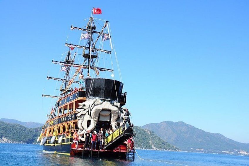Davy Jones Pirate Ship