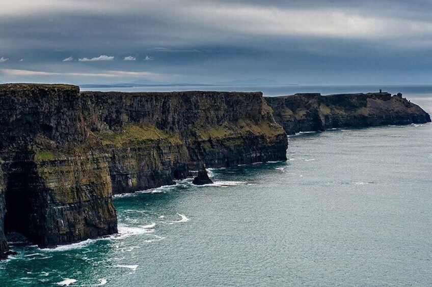  Mini Bus Tour of The Cliffs of Moher & Bunratty Castle