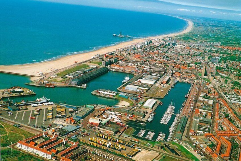 Private Tour: The Hague Walking Tour Including Peace Palace Visitors Center