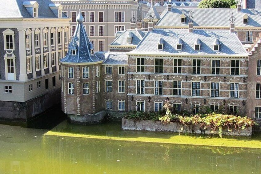 Private Tour: The Hague Walking Tour Including Peace Palace Visitors Center