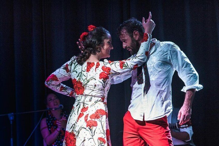 Carmen Yanes and Cristian Lozano dancing sevillanas at the flamenco tablao "Orillas de Triana"
Photo - Irina Palkina (c)