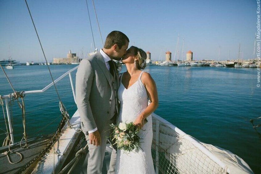 Private wedding onboard Romantika