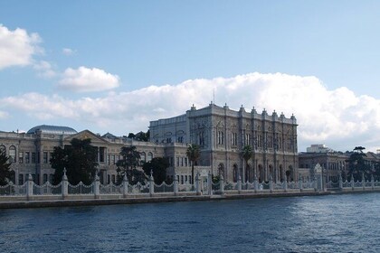 Geführte Tour: Bosporus-Kreuzfahrt und Dolmabahçe-Palast