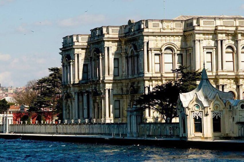 Bosphorus Cruise with Stops at Rumeli Fortreess and Asian Side Half-Day Morning Cruise Tour