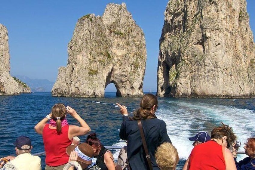 Capri: Boat Tour, Priority Tickets & Blue Grotto (Optional)