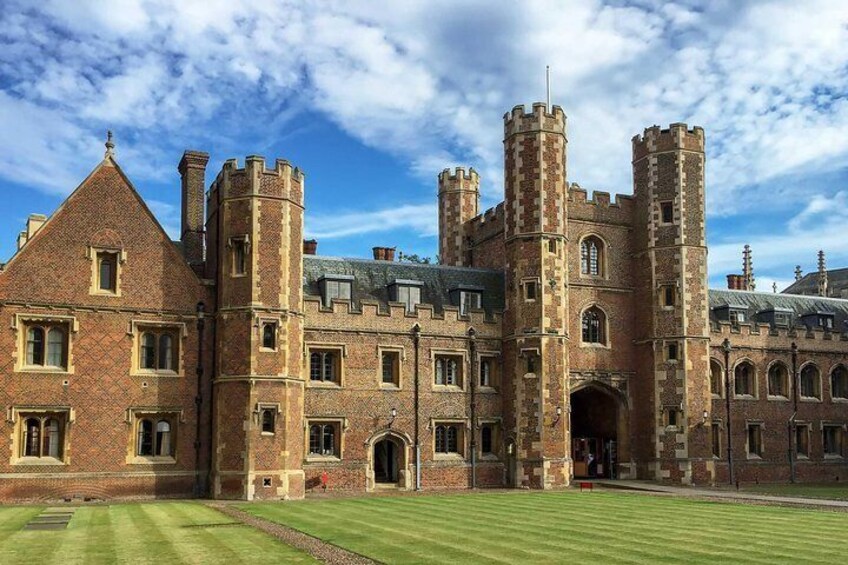 St John's College gatehouse seen from the first court