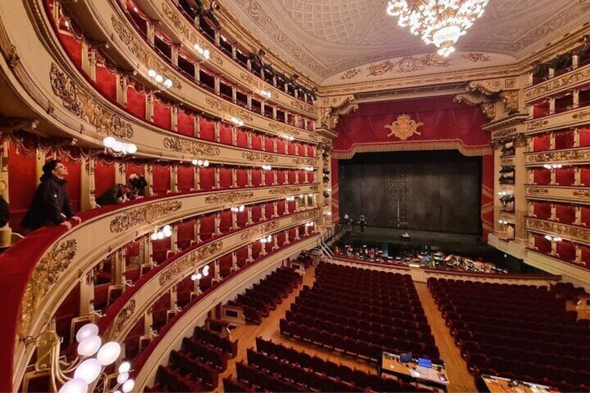 Milan: La Scala Theater and Museum with Entry Tickets