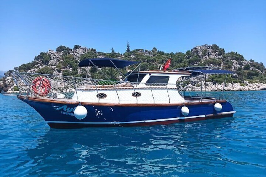 Ayla Boat