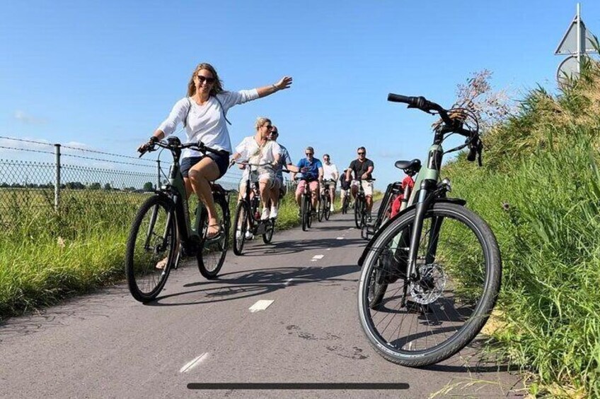 Countryside Bike Tour from Amsterdam: Windmills, Cheese, Clogs