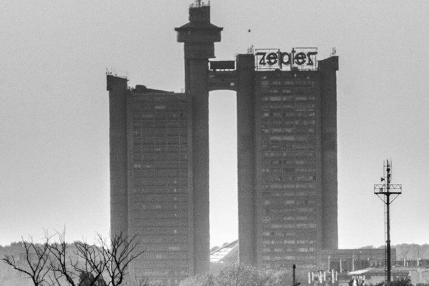 Genex Tower (1979), the favorite insta shot of Belgrade.
Architectural gem and intriguing story of YU economy between East and West.