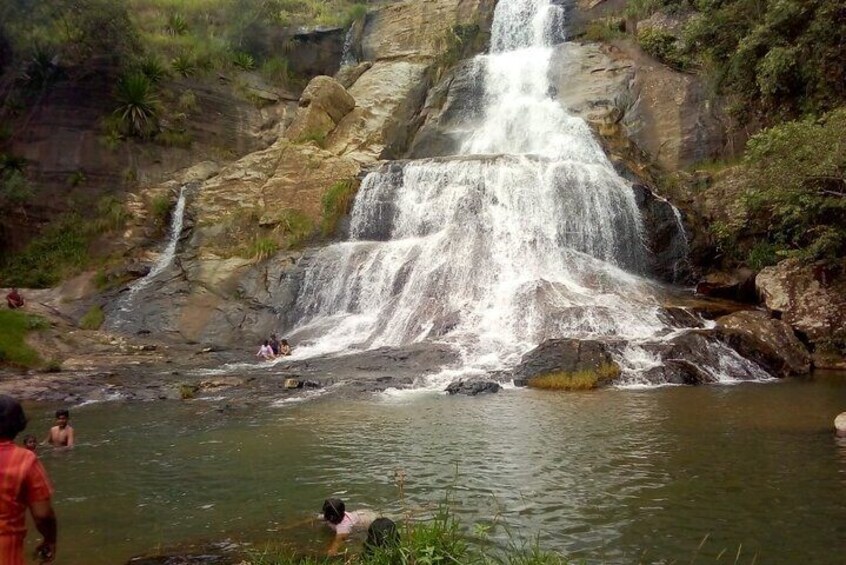Upper Diyaluma Falls