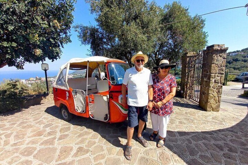 Sorrento Farm by tuk tuk : Cheese ,Limoncello & hands-on pizza