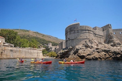 Kajaktur på havet ved Dubrovnik