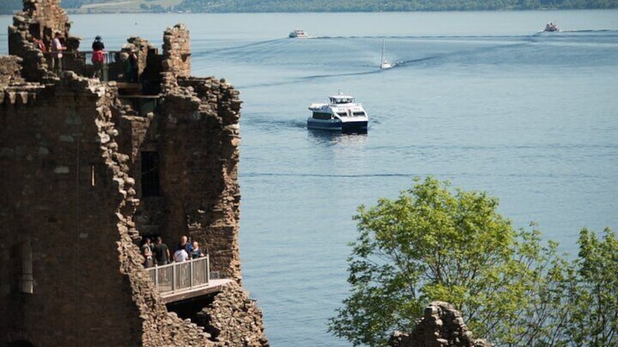 Loch Ness and Caledonian Canal 2-Hour Cruise from Dochgarroch
