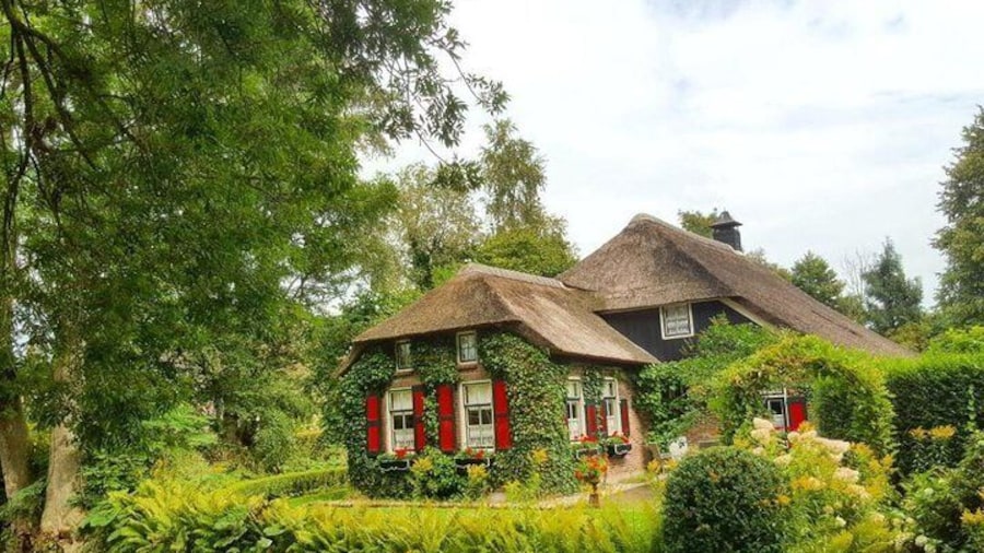 Old peatdiggers house Giethoorn