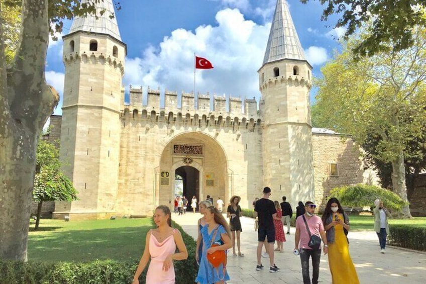 Topkapi Palace and Blue Mosque Half Day Tour