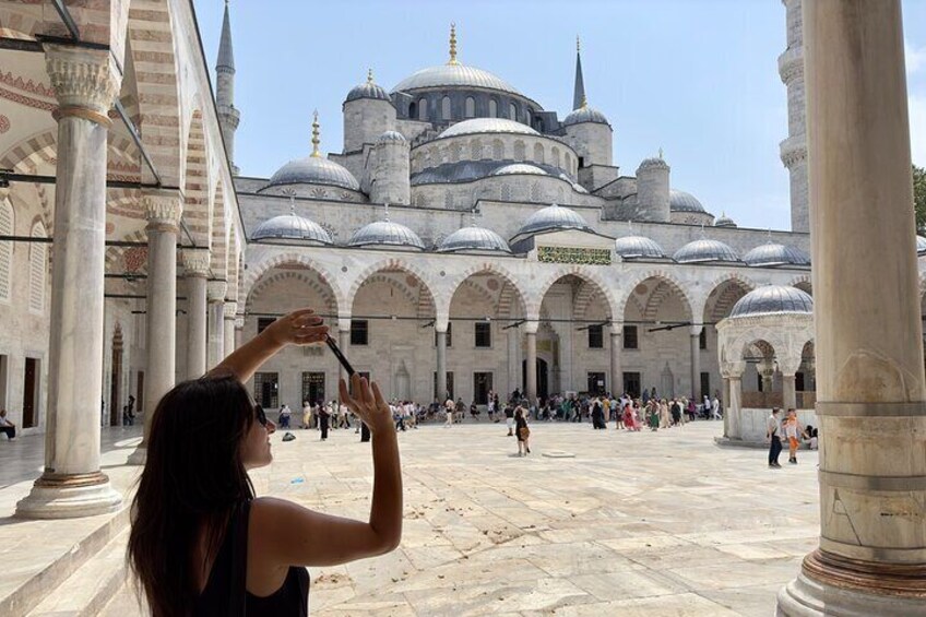 Topkapi Palace and Blue Mosque Half Day Tour