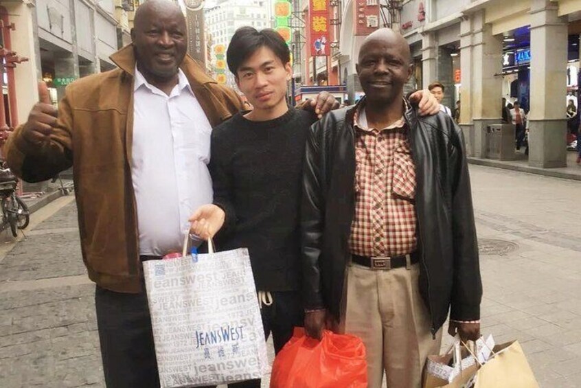 Shenzhen tour guide with car