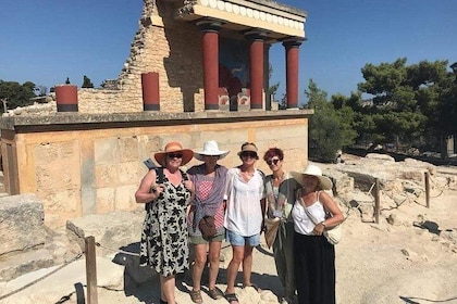 Lej en licenseret rejseguide til Knossos-paladset (privat tur)