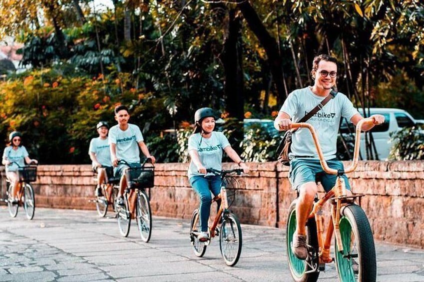 Let us guide you through the different sites of Intramuros on Bambikes